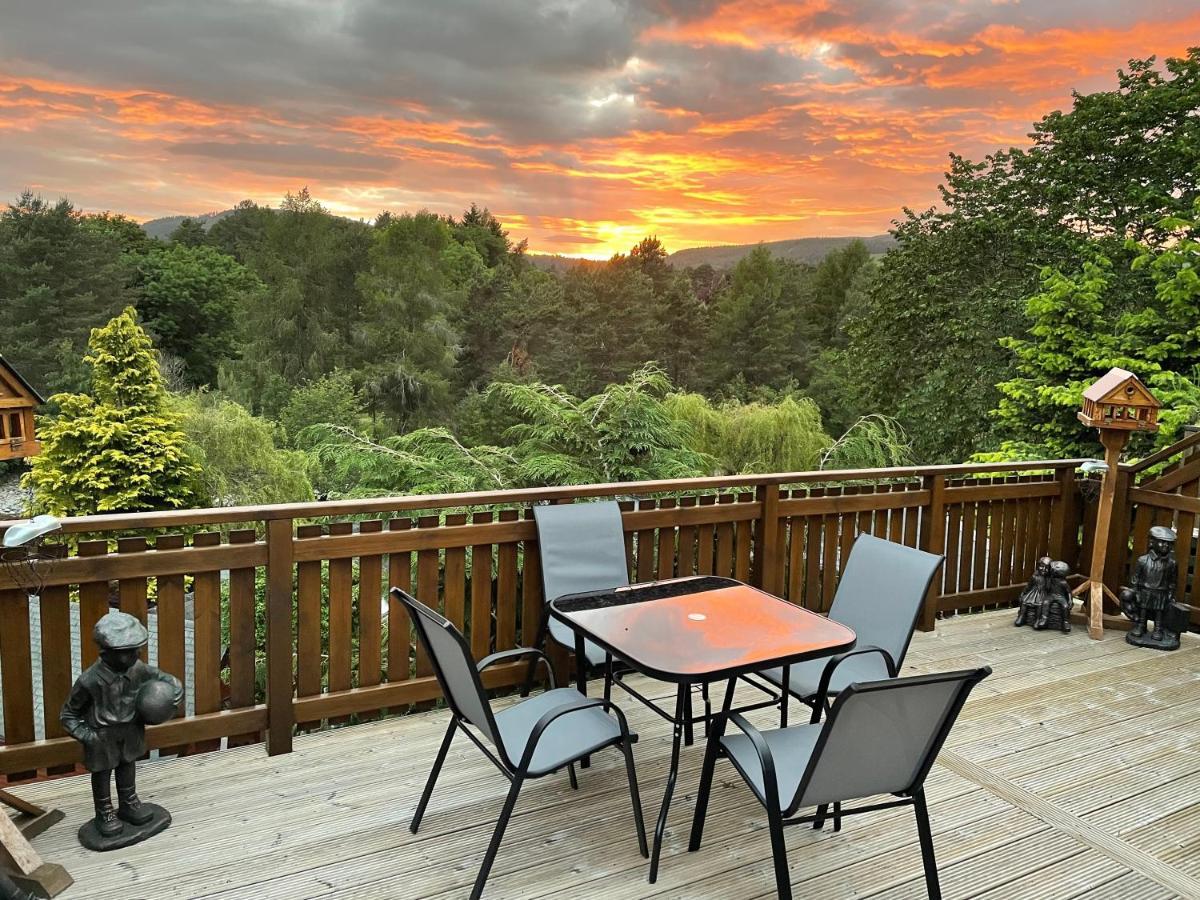 Beautiful 2 Bedroom Lodge With Stunning Views Blair Atholl Exteriér fotografie